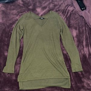 Beautiful Green Sweater- Ambiance- Size Meidum